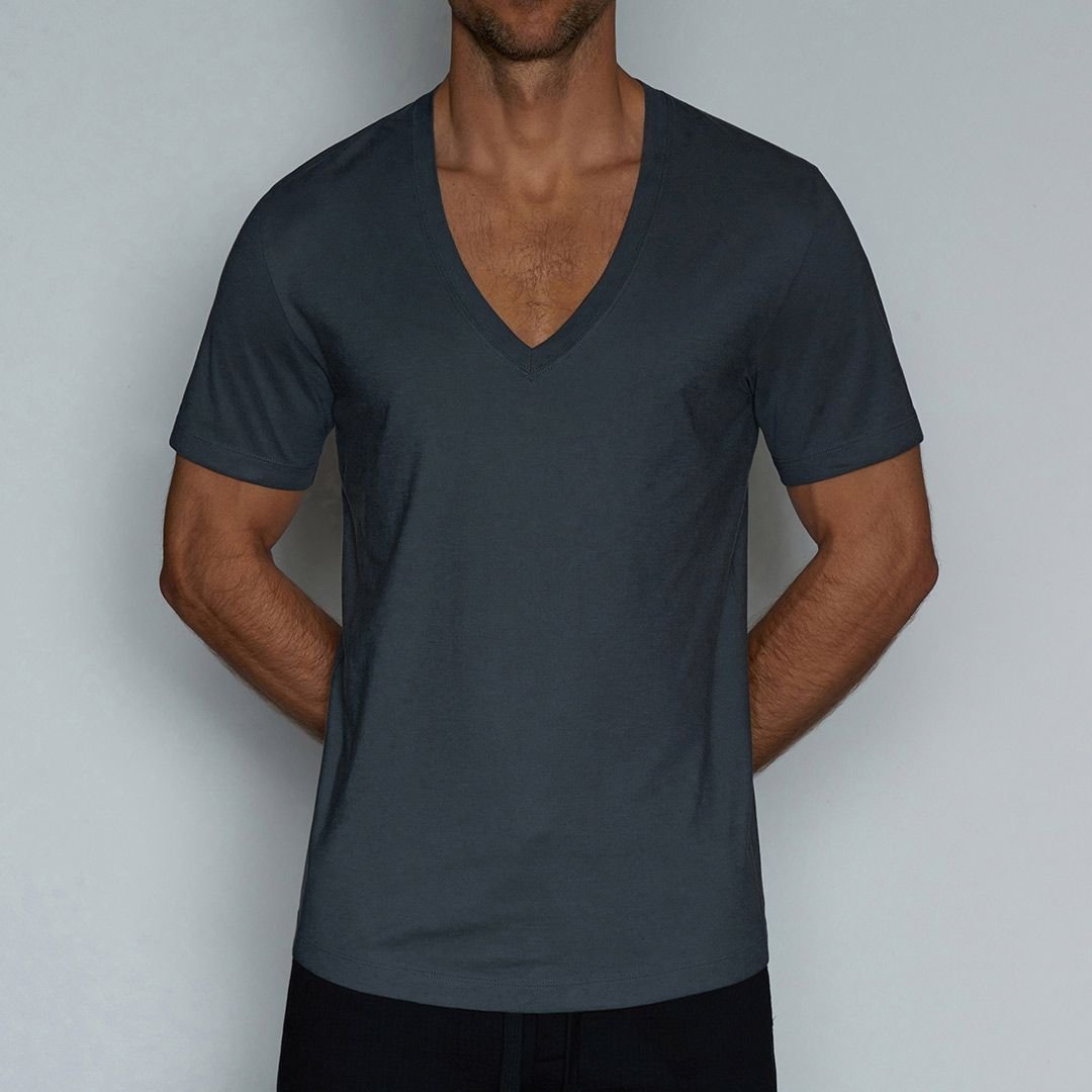 Perfect Pima Relaxed Deep V - Neck T-Shirt Niles Navy - C - IN2 New York